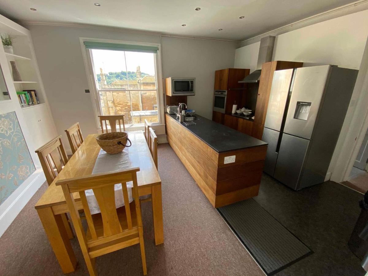 Bath Roof Terrace Apartment, City Centre, Sleeps Up To 8 Exteriör bild