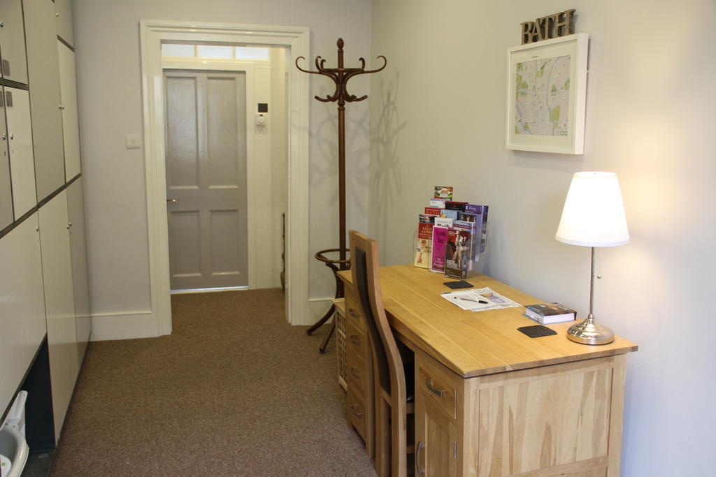 Bath Roof Terrace Apartment, City Centre, Sleeps Up To 8 Exteriör bild