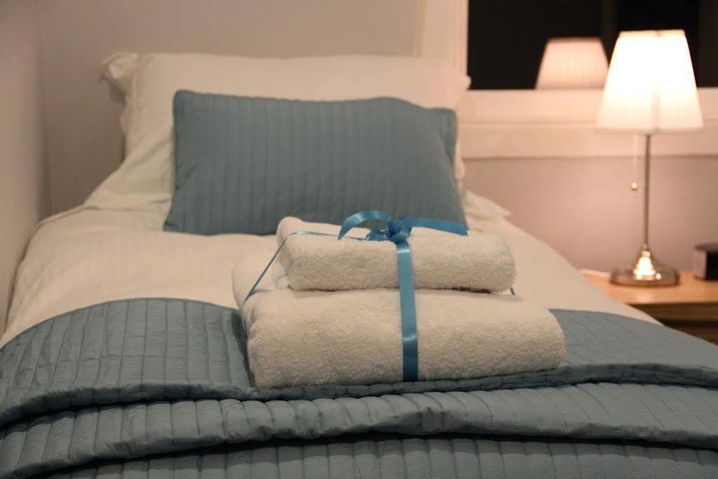 Bath Roof Terrace Apartment, City Centre, Sleeps Up To 8 Exteriör bild